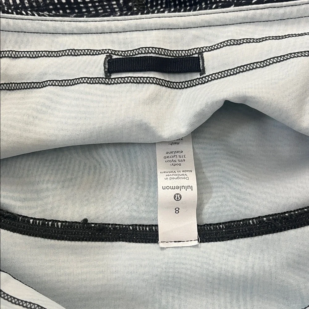 Lululemon‎ 8 Run Off Route Mid Rise Crop Legging